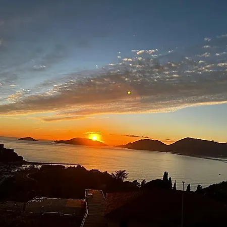 Alojamento de Acomodação e Pequeno-almoço Bellavista Lerici